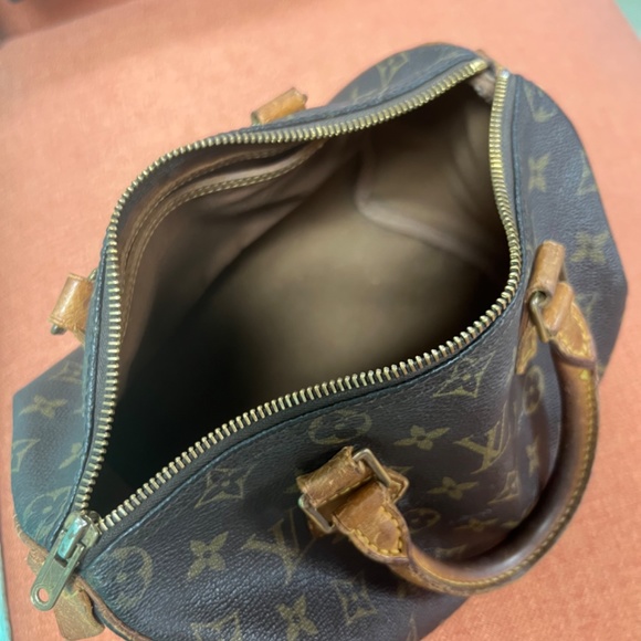 Authentic Louis Vuitton purse - Picture 4 of 5